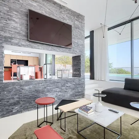 Fantastic By Carl And Mony Desinged Villa *