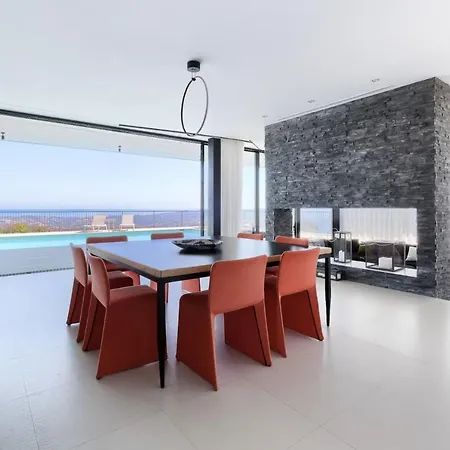 Villa Fantastic By Carl And Mony Desinged